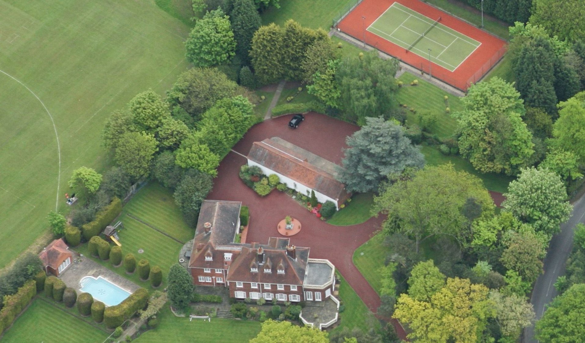 LORD ALAN SUGAR Founder of Amstrad and Billionaire Real Estate Investor