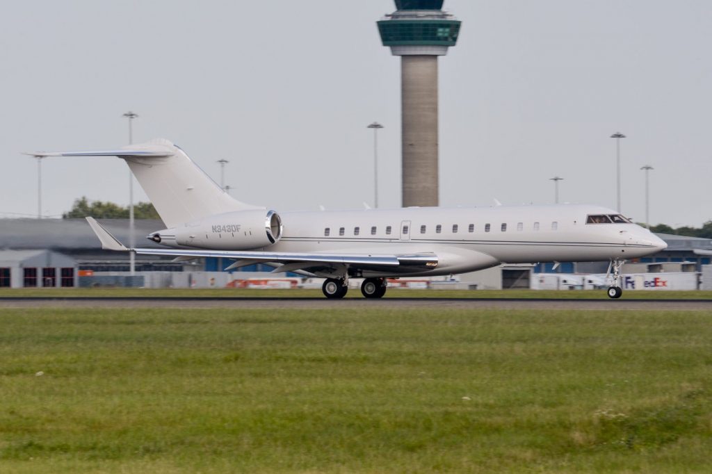 N343FD Bombardier Victor Hwang private jet