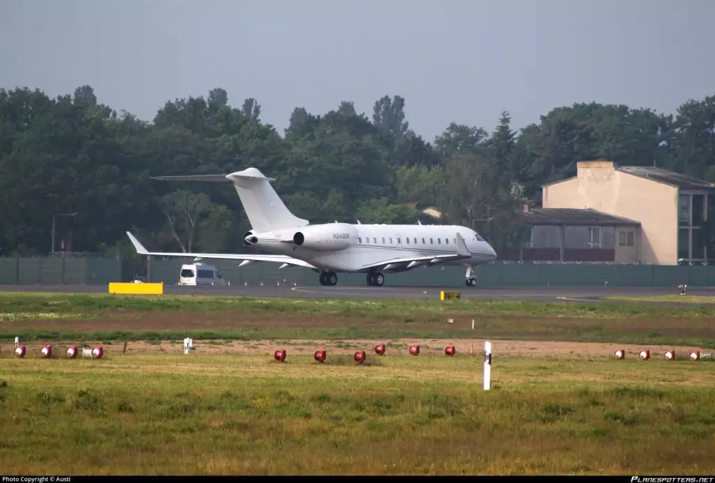 N343FD Bombardier Victor Hwang özel jeti