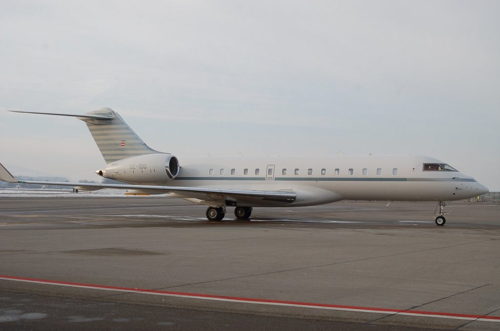 OE-IDO Bombardier Viktor Pinchuk jet privado