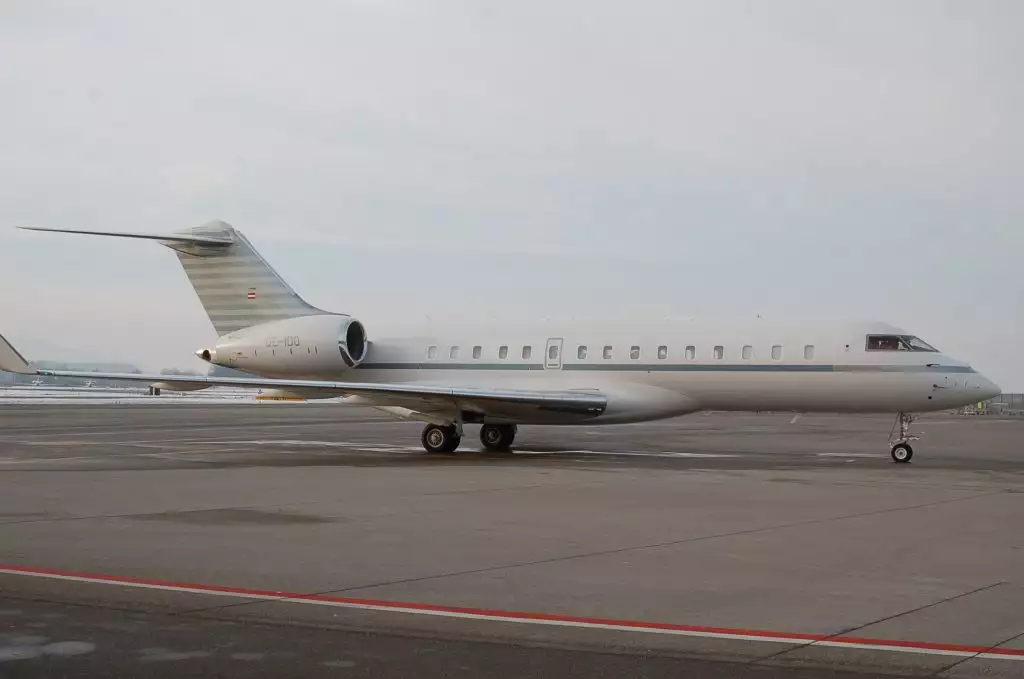 OE-IDO Bombardier Viktor Pinchuk privéjet