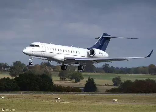 OY-LGI Bombardier 6000 Graff Elmasları