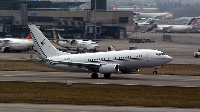 P4-AFK B737 Vladimir Yevtushenkov - Sistema