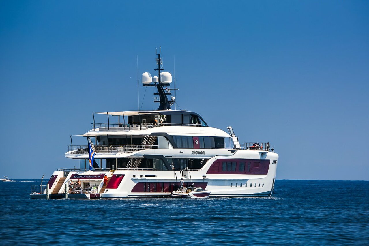 QUINTA ESSENTIA Yacht • Valentin Zavadnikov $28M Superyacht • Admiral Yachts • 2016