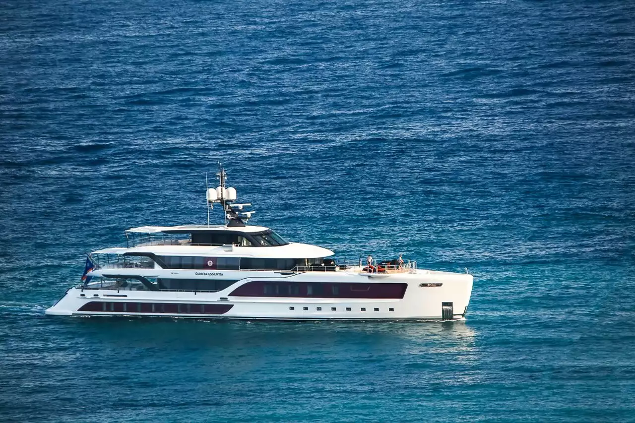 QUINTA ESSENTIA Yacht • Admiral Yachts • 2016 • Owner Valentin Zavadnikov 