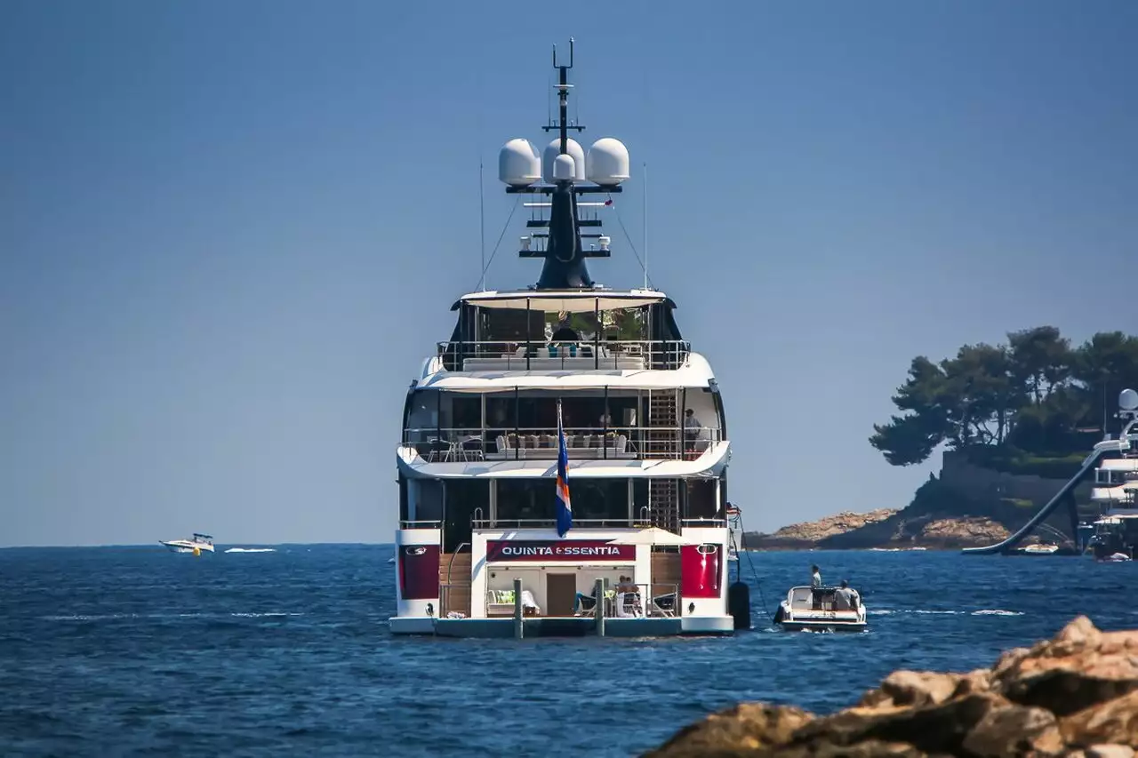 QUINTA ESSENTIA Yacht • Admiral Yachts • 2016 • Owner Valentin Zavadnikov 