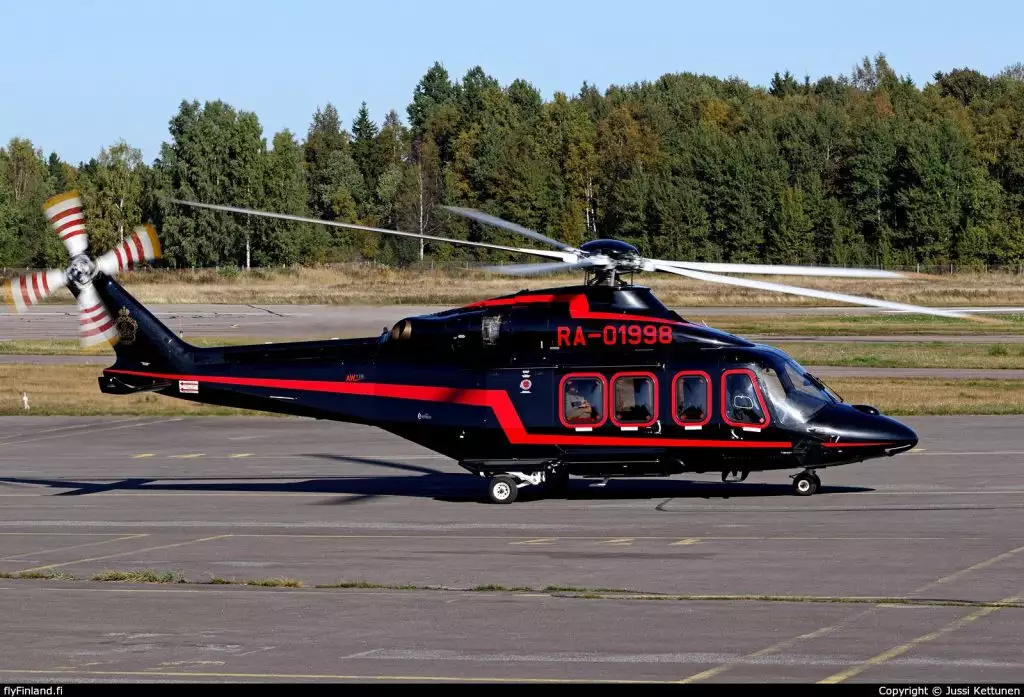 Hélicoptère RA-01998 Sergueï Vassiliev