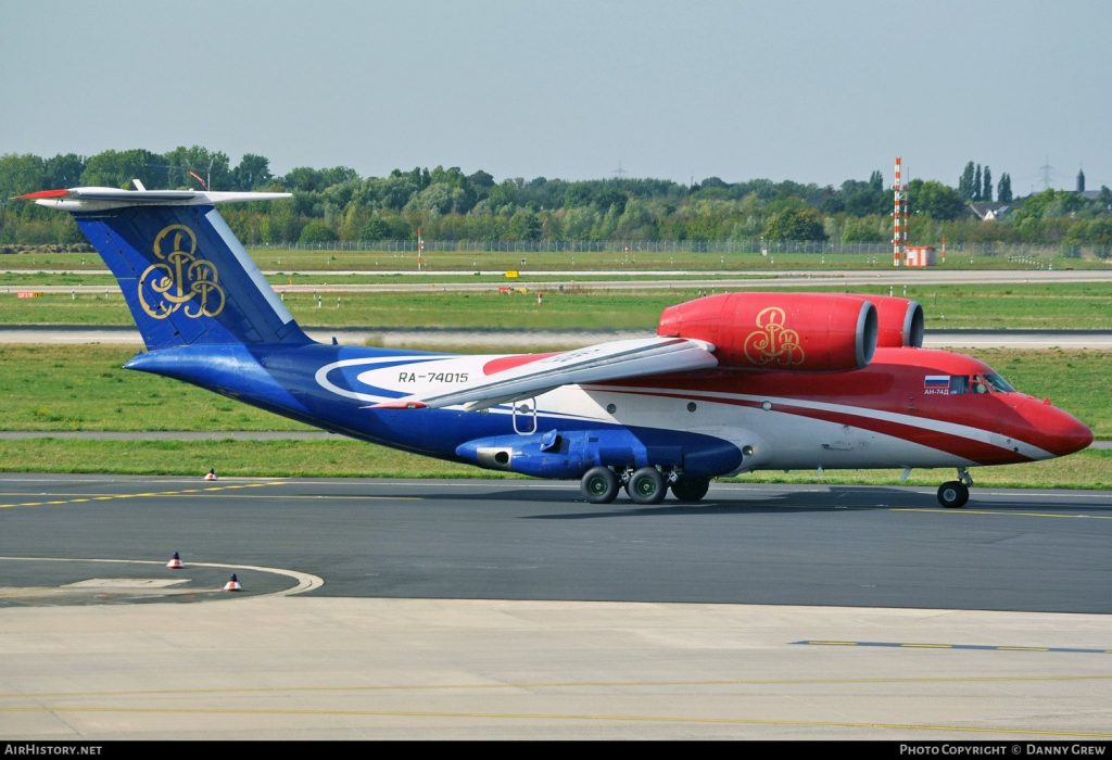 RA-74015 Antonov An74 Sergey Vasiliev özel jet