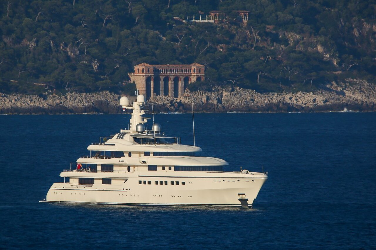 yacht romea owner