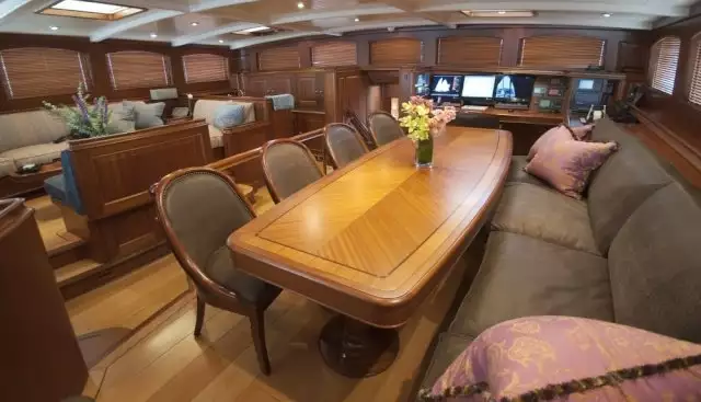 Interno dell'Olanda Yachtbouw SY Athos 