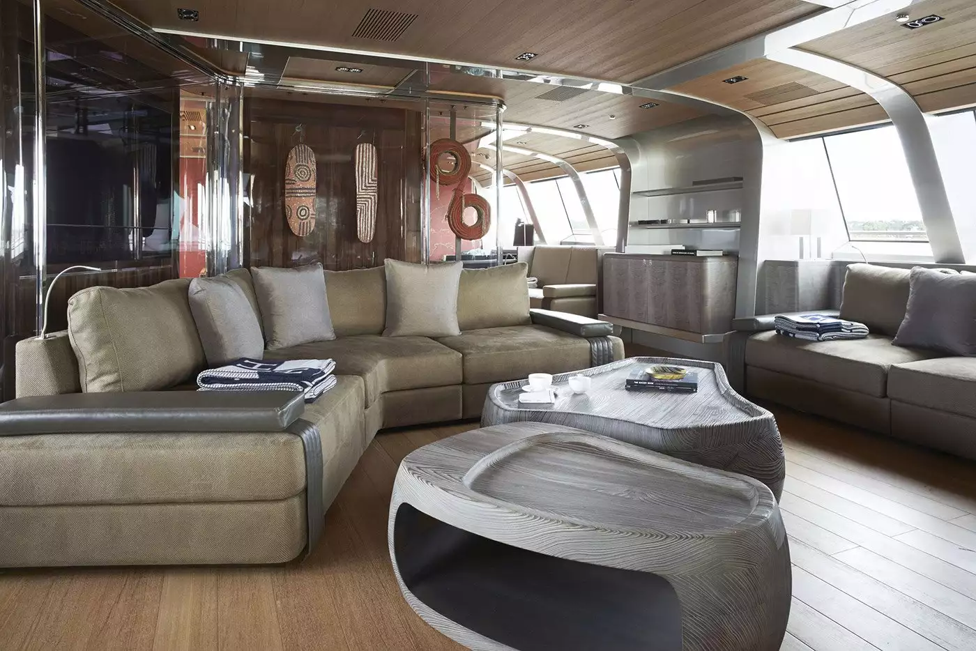 Intérieur du voilier Perini Navi Seahawk