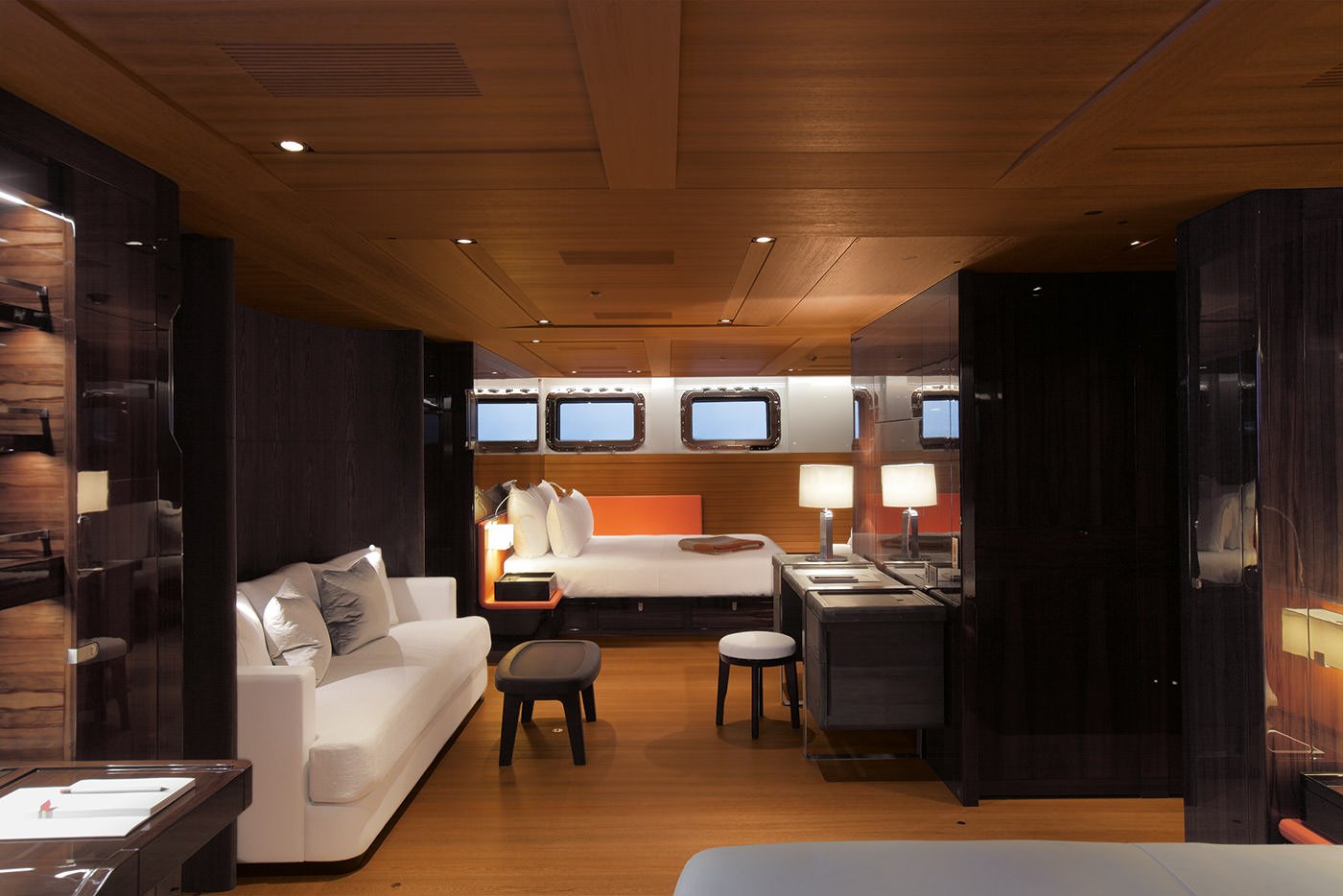 Interior del velero Perini Navi Seahawk