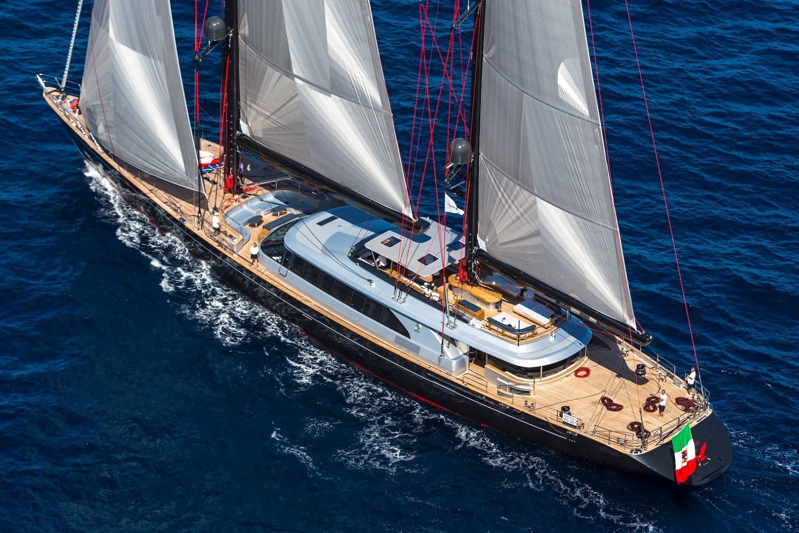 SEAHAWK Yacht • Perini Navi • 2013 • Besitzer Adam Alpert