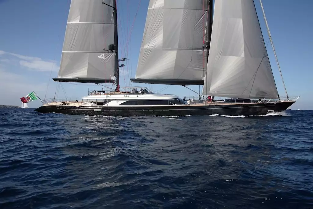 يخت SEAHAWK • Perini Navi • 2013 • المالك آدم ألبرت