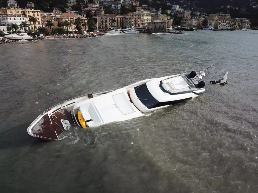 Яхта SUEGNO • Codecasa • 2010 • Владелец Пьер Сильвио Берлускони