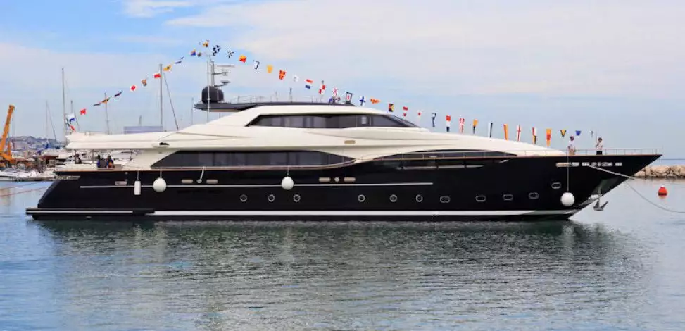 SUEGNO Yacht • Codecasa • 2010 • المالك Pier Silvio Berlusconi