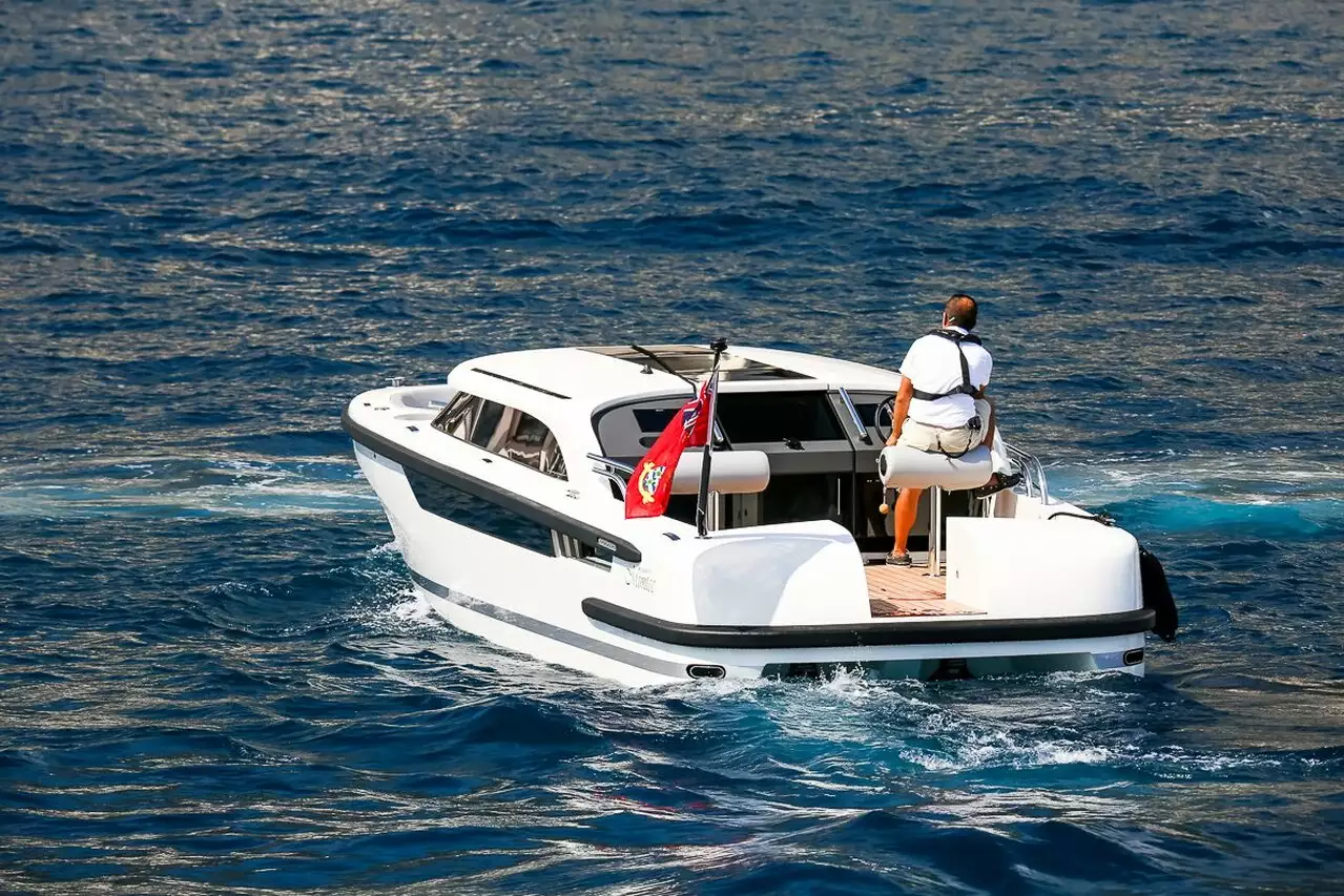 Tender To Mimtee Yacht (Limousine) – 9,6 m – Pascoe Internationa