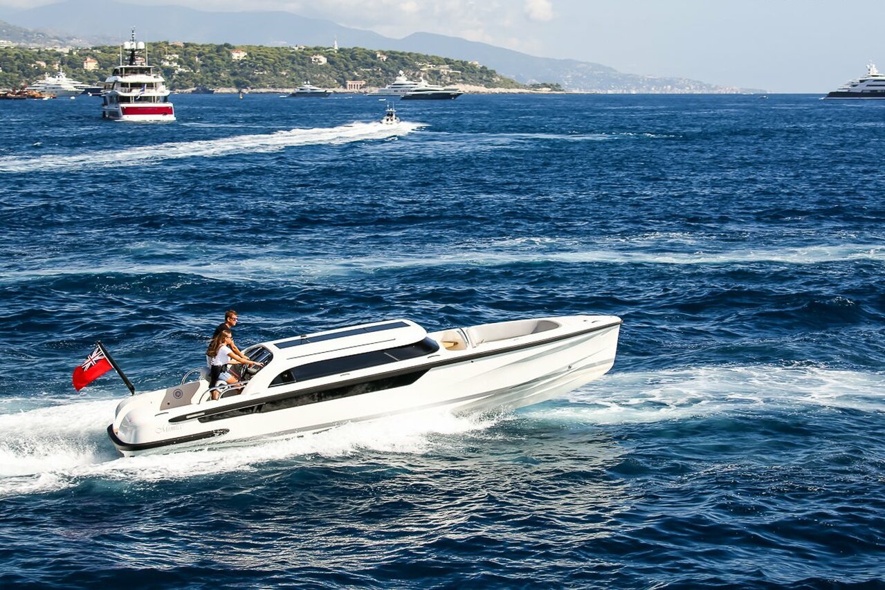 Tender To Mimtee yacht (Limousine) – 9,6m – Pascoe Internationa