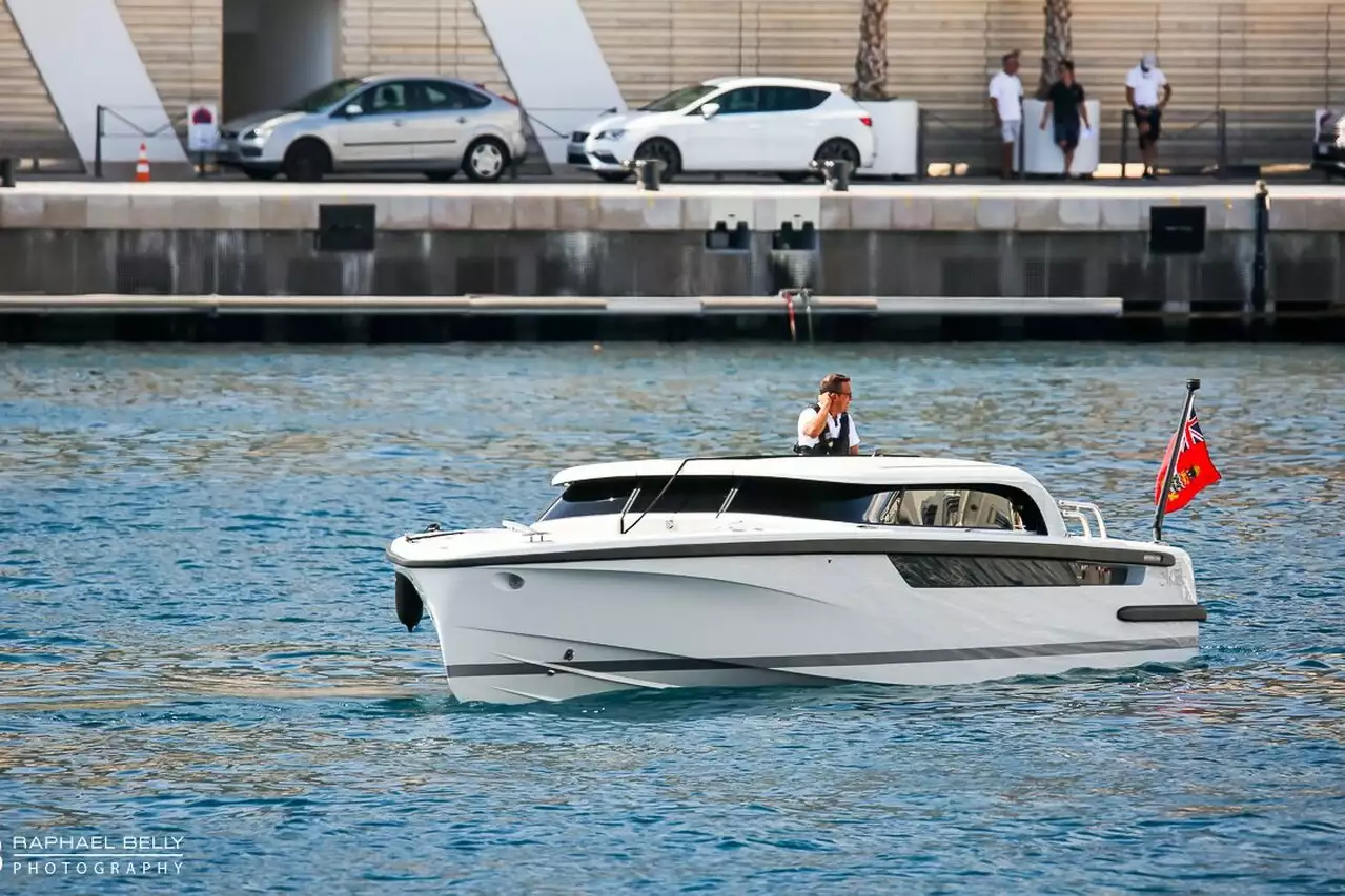 Tender To Mimtee yacht (Limousine) – 9,6m – Pascoe Internationa