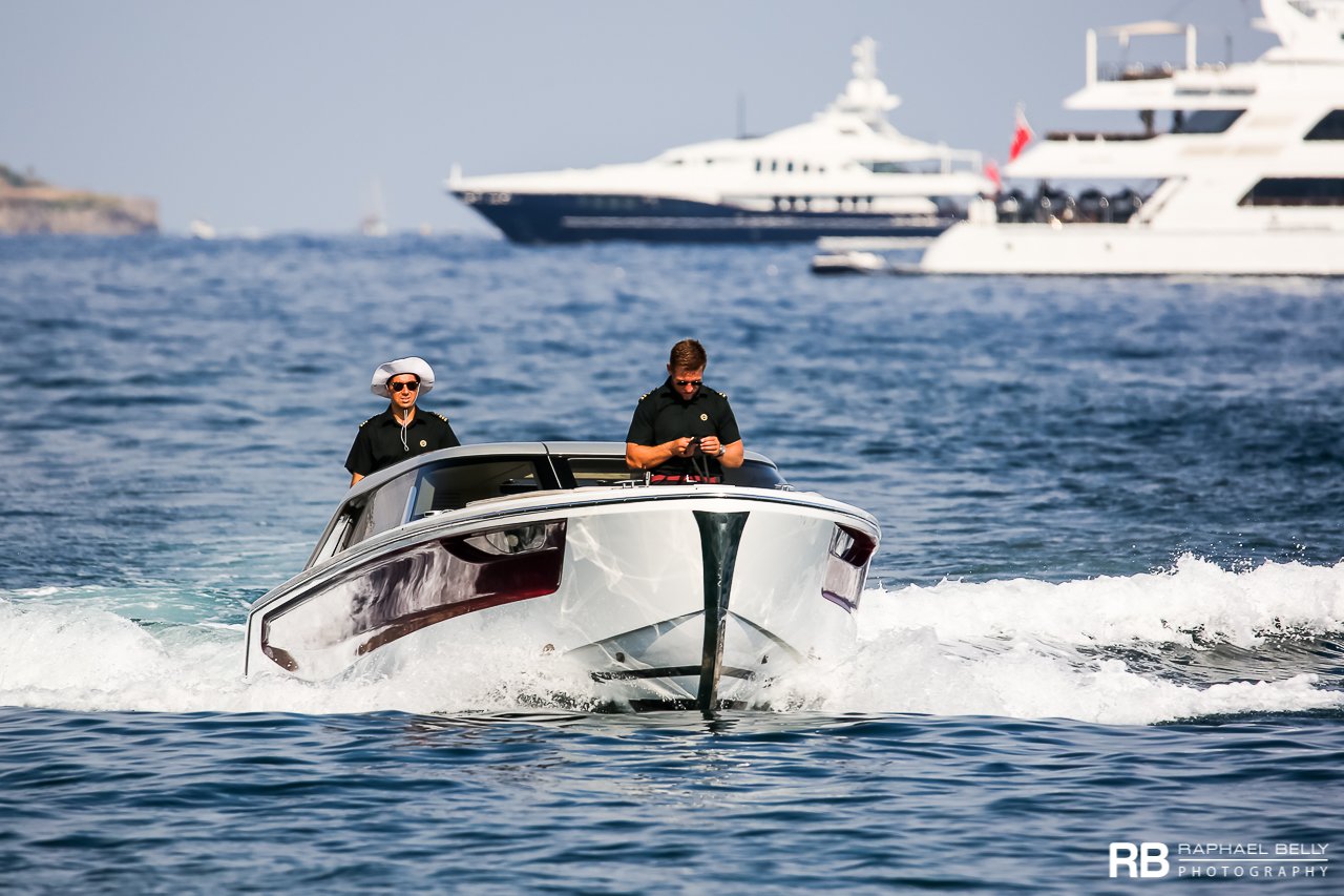 Appel d'offres à Quinta Essentia (Limousine) - 8m - NPD