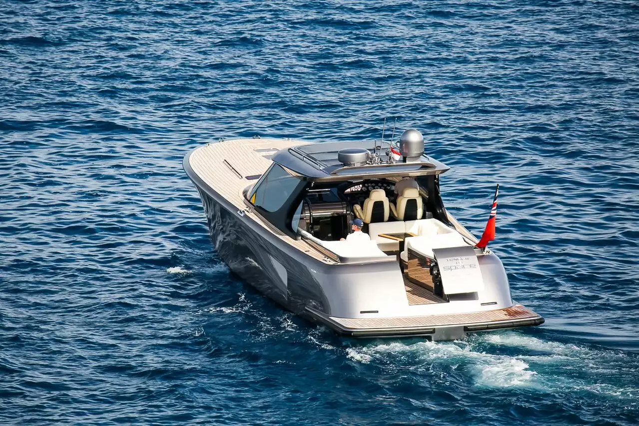 Tender To Yacht Space (MD53 Power) - 15,95m - Maxi Dolphin