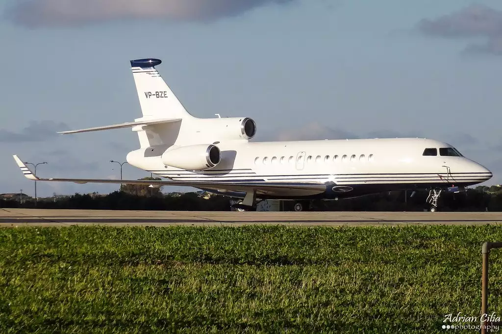 VP-BZE Falcon 7X Lord Ashcroft