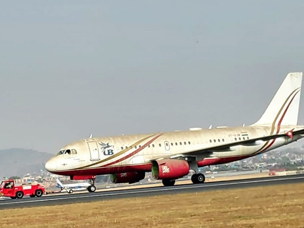 طائرة خاصة VT-VJM A319 فيجاي ماليا 