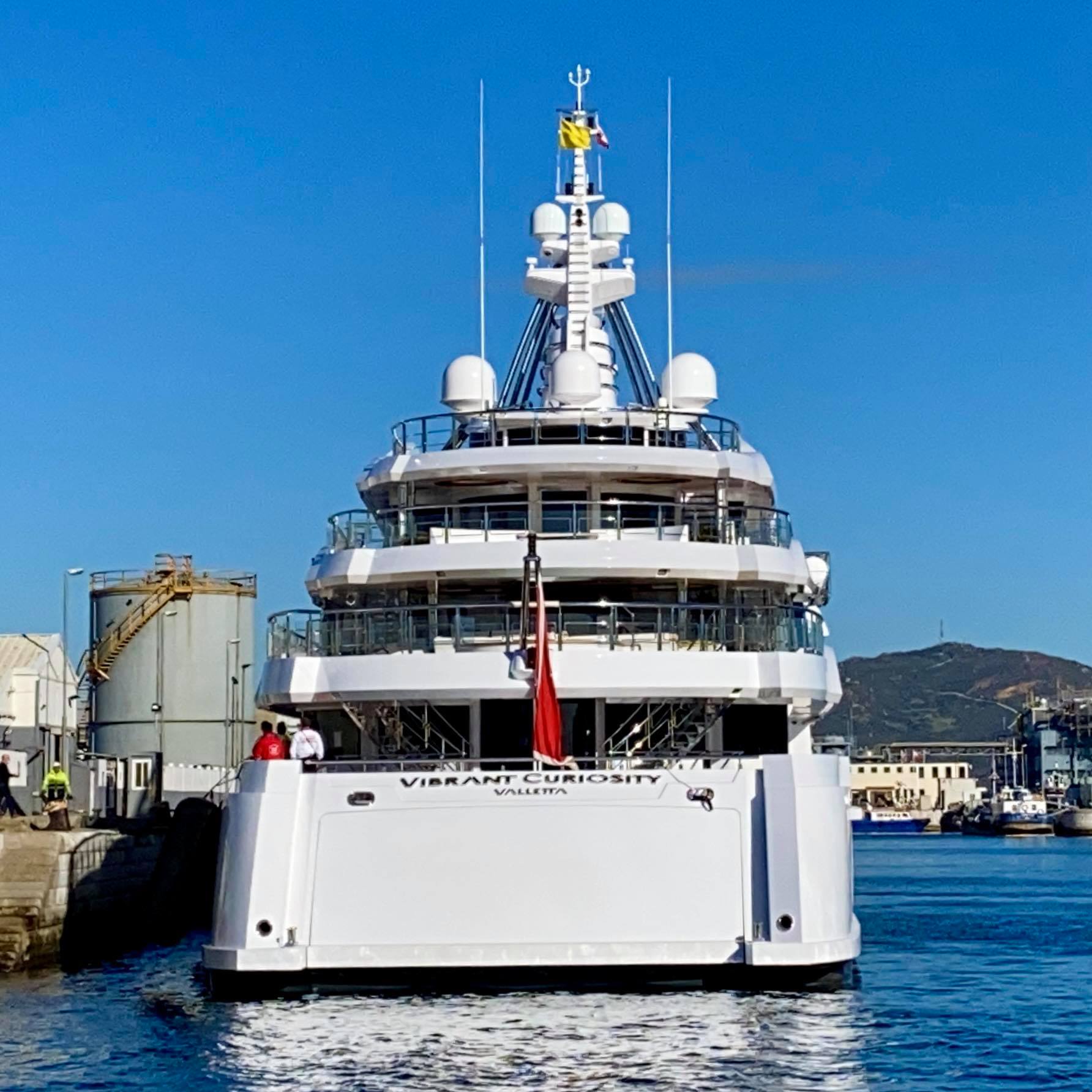 superyacht vibrant curiosity