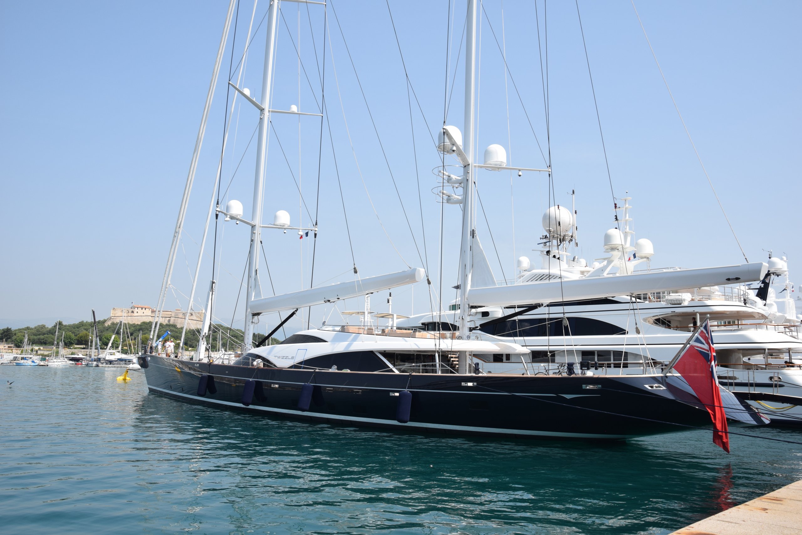 TWIZZLE Yacht • Royal Huisman • 2010 • Propriétaire Michael Bradfield