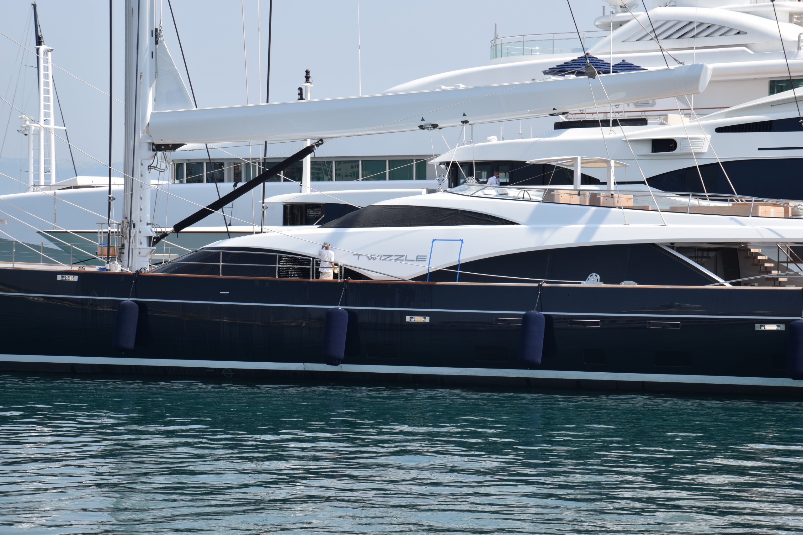 TWIZZLE Yacht • Royal Huisman • 2010 • Propriétaire Michael Bradfield