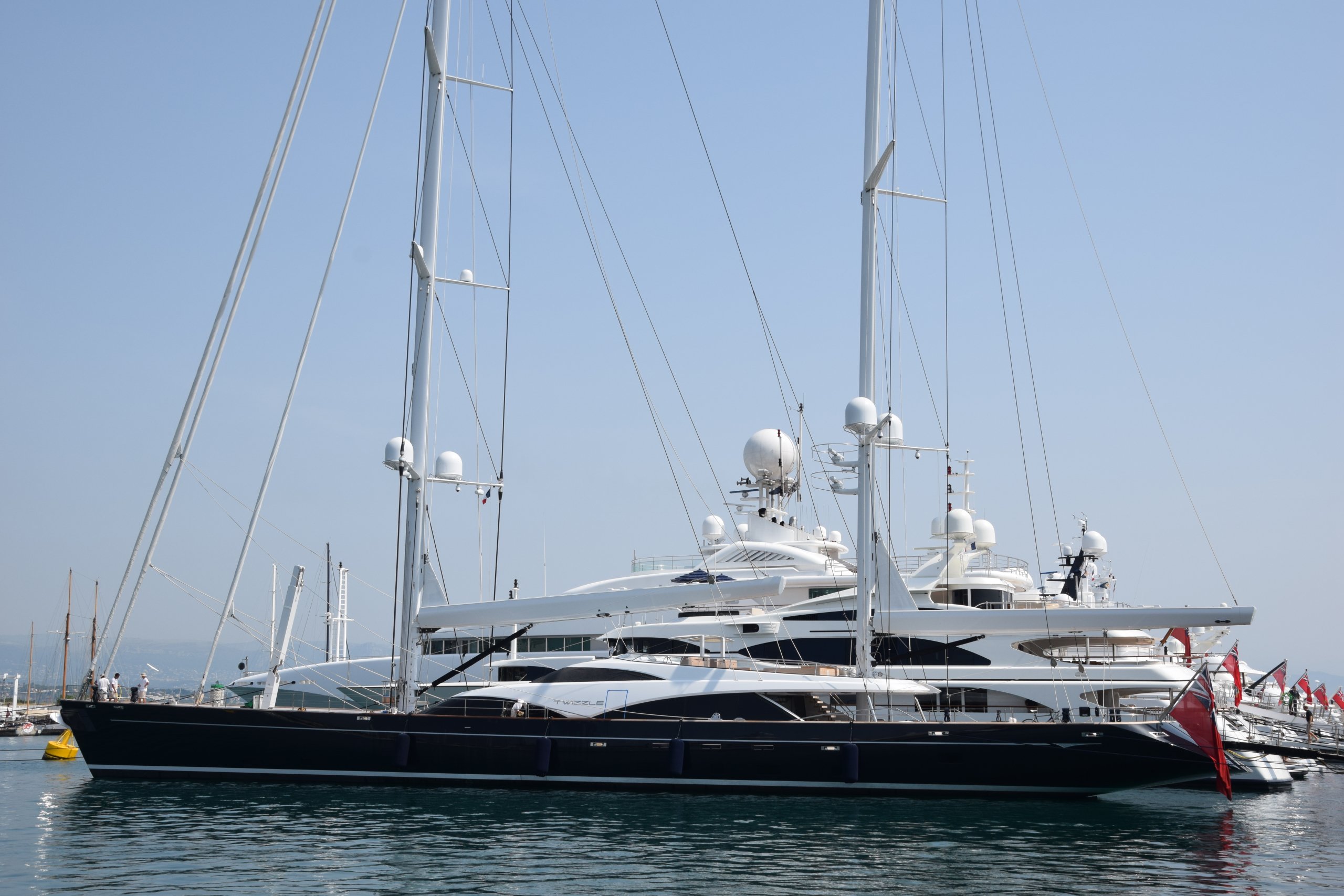 TWIZZLE Yacht • Royal Huisman • 2010 • Propriétaire Michael Bradfield