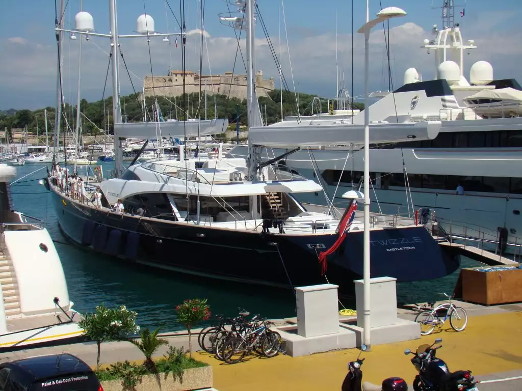 TWIZZLE Yacht • Royal Huisman • 2010 • Eigenaar Michael Bradfield