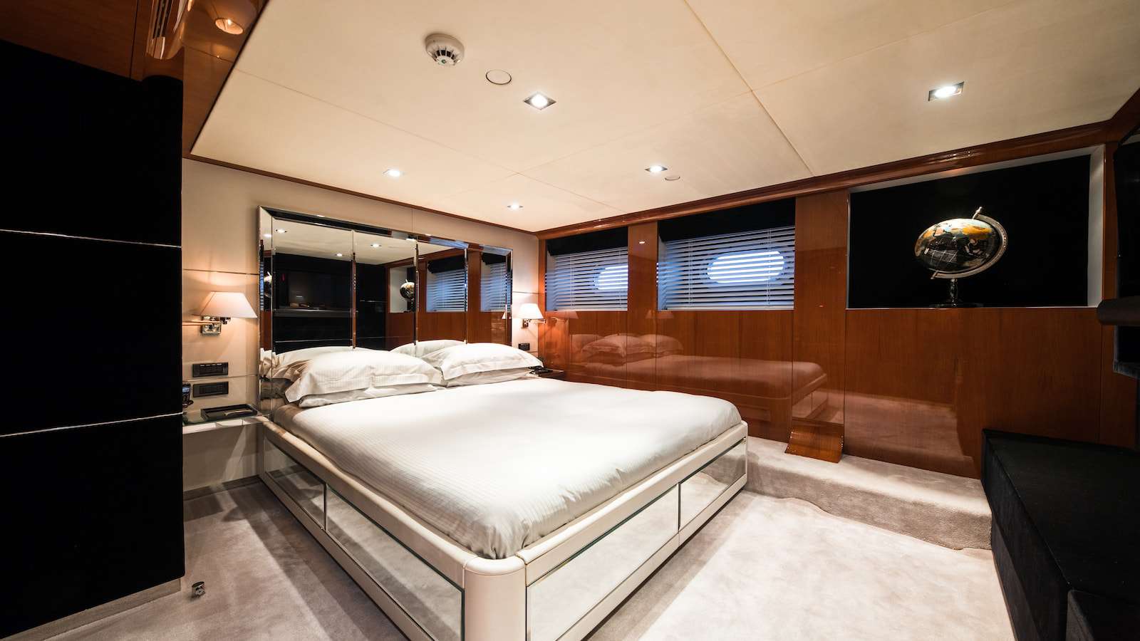 yacht Bliss interior