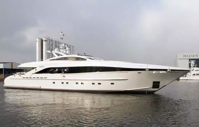 yat Buka – Heesen – 2006 – Joaquin Folch Rusinol