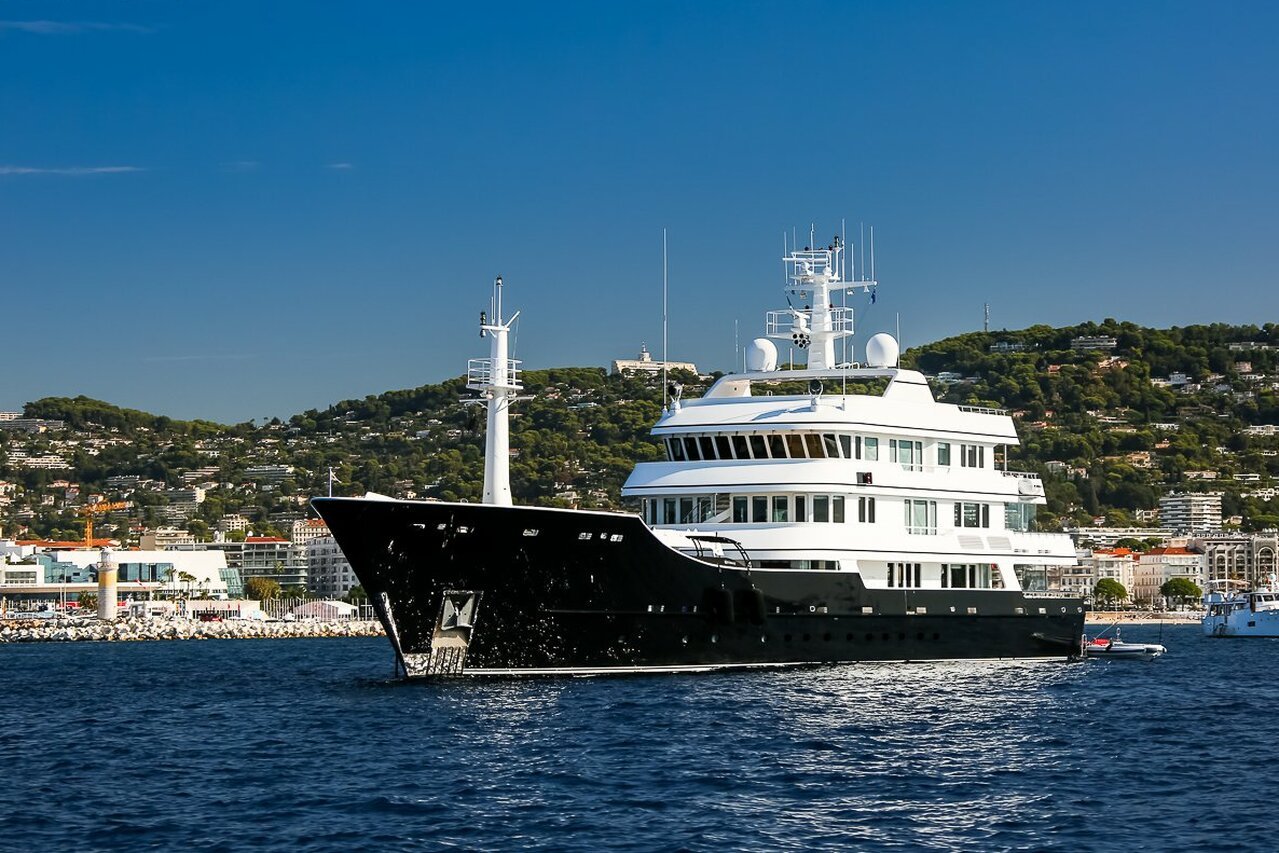 GRAND RUSALINA Yacht • Trinity • 2006 • المالك Rustem Teregulov