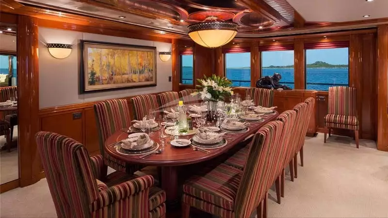 Interiore di ospitalità dell'yacht di Westport