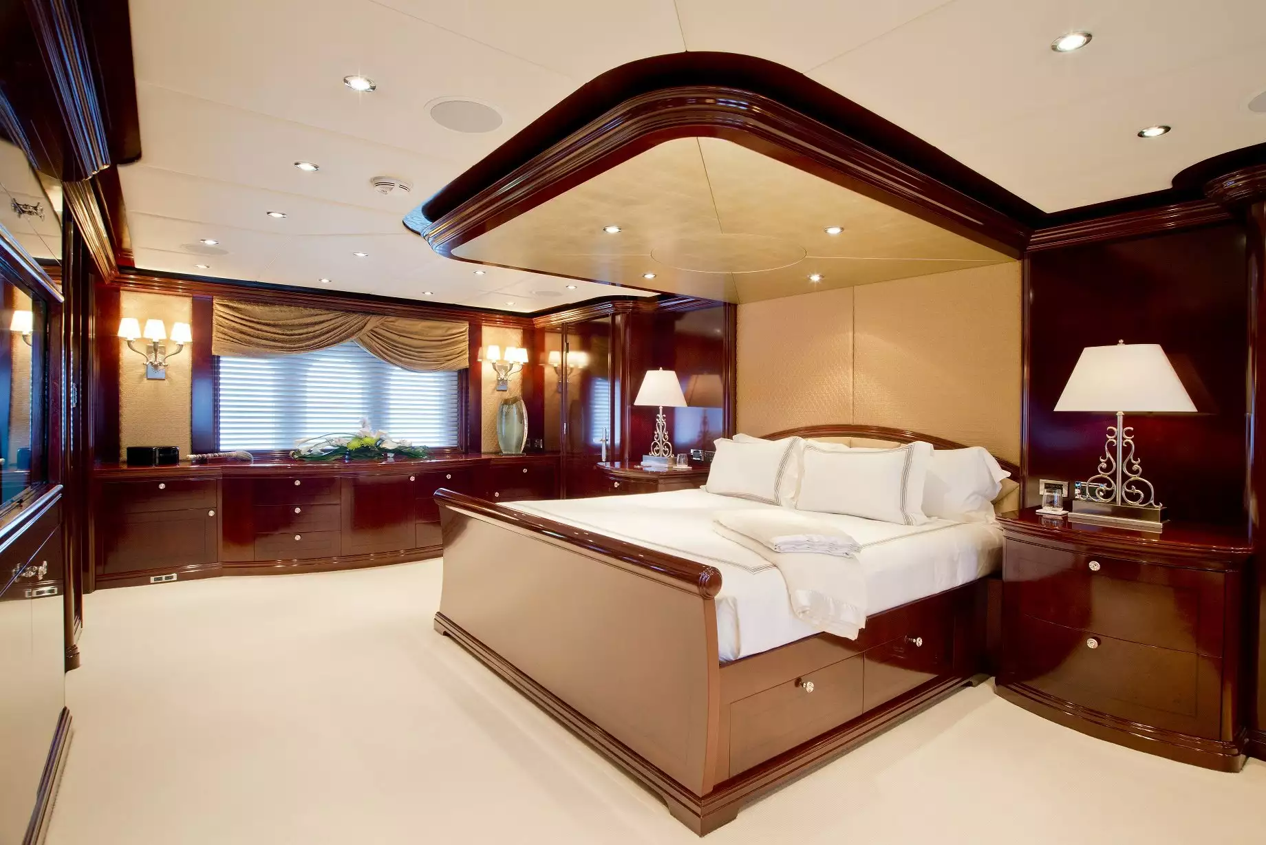 yacht La Dea II intérieur 