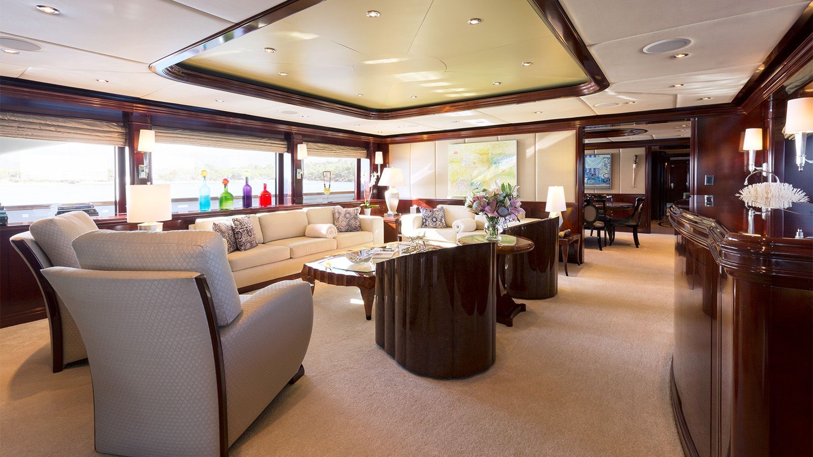 yacht La Dea II interior 