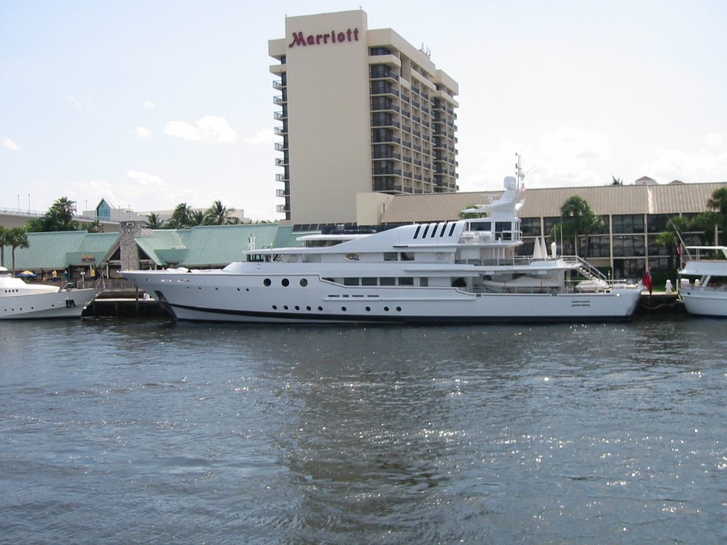 yacht Lady A - Sterling - 1986 - Lord Alan Sugar