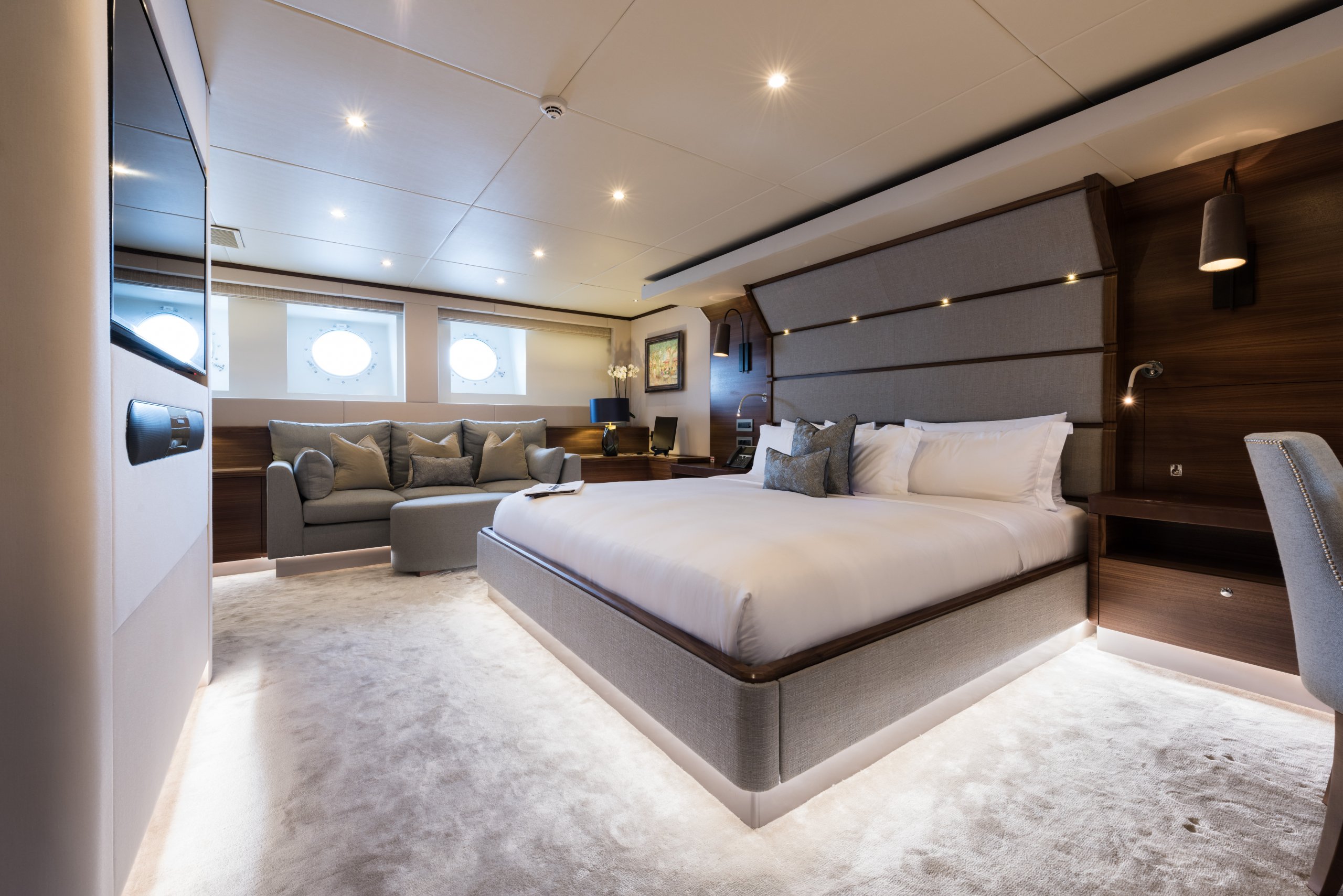 yacht Lady A interior