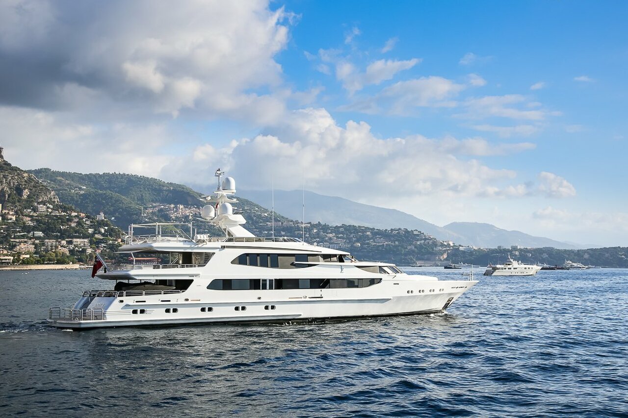 Yacht Lazy Z – 51,4 m – Oceanco – Mortimer Zuckerman