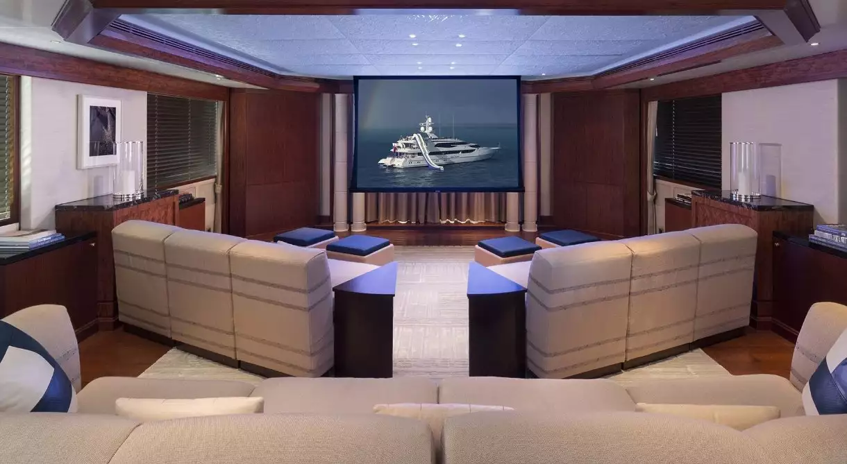 yacht Lazy Z intérieur