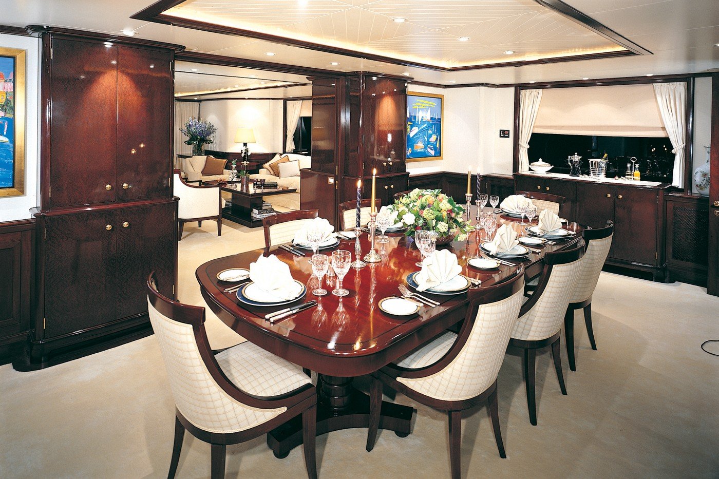 Interno dell'yacht di Pendennis MOATIZE