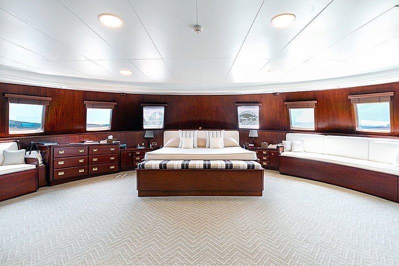 yacht Paloma interior