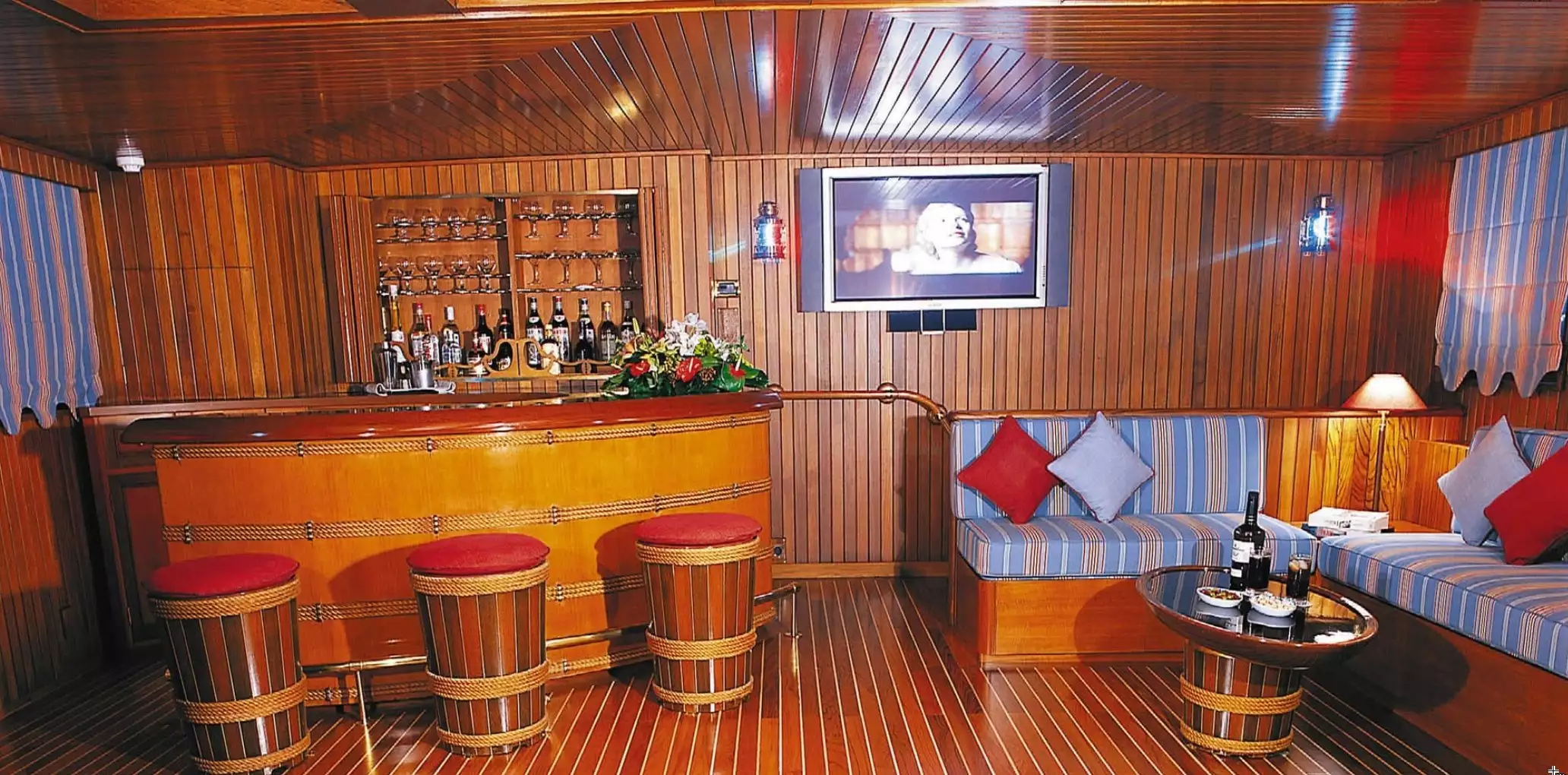 interior del yate Paloma