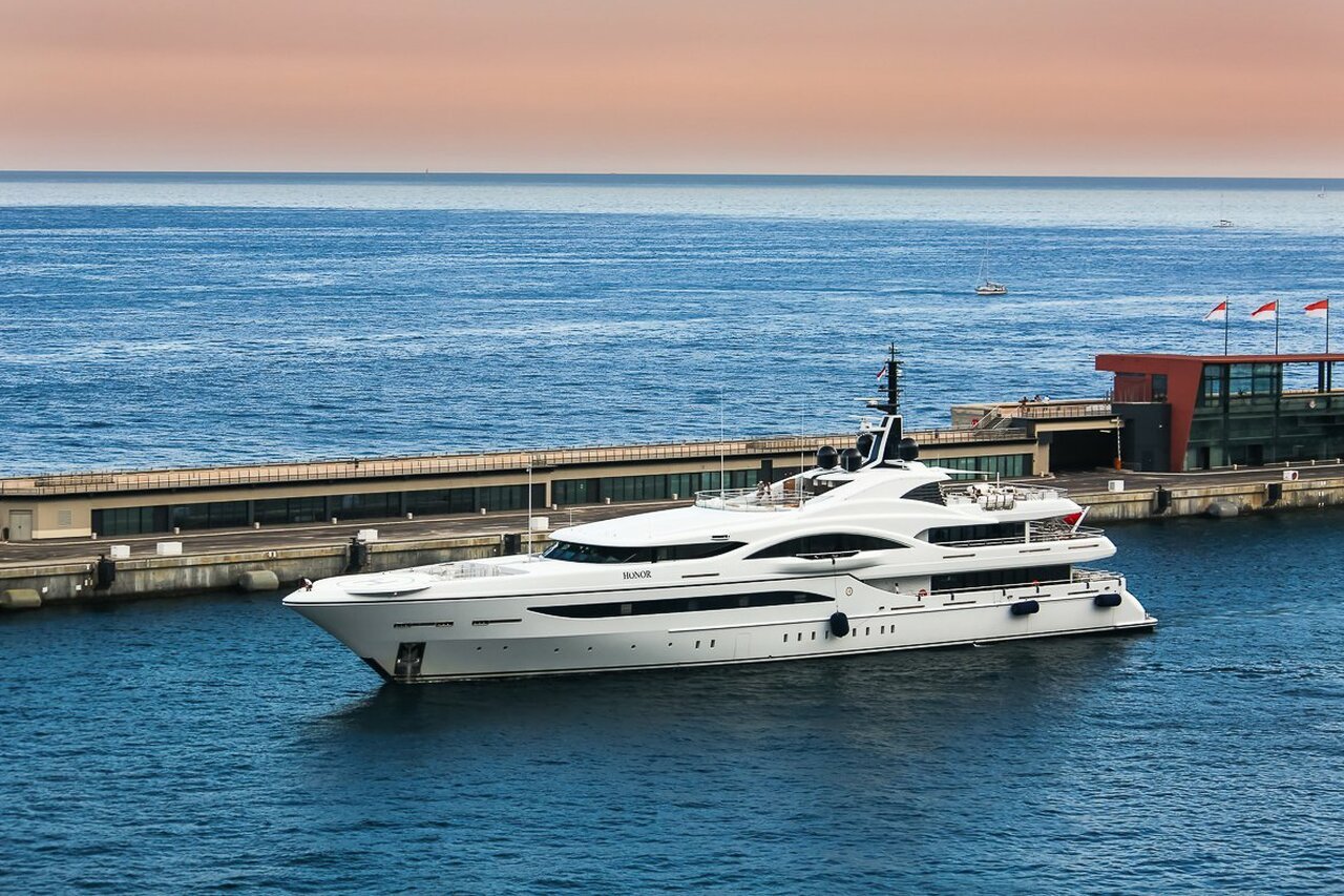 Quantum of Solace Yacht • Proteksan Turquoise • 2012 • propriétaire John Staluppi