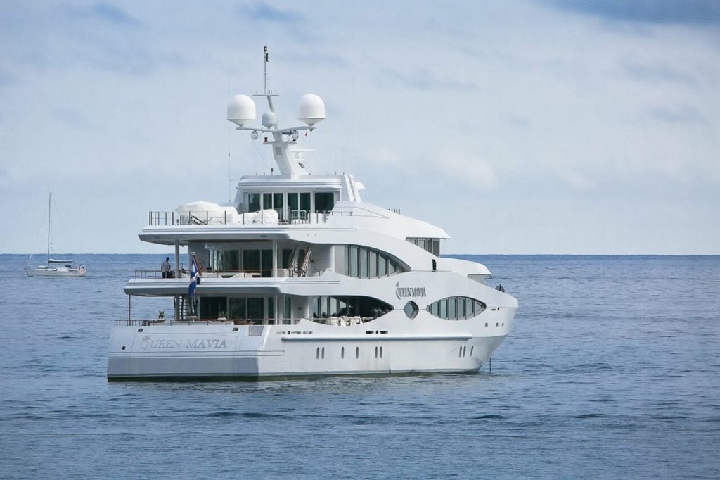 queen mavia yacht owner