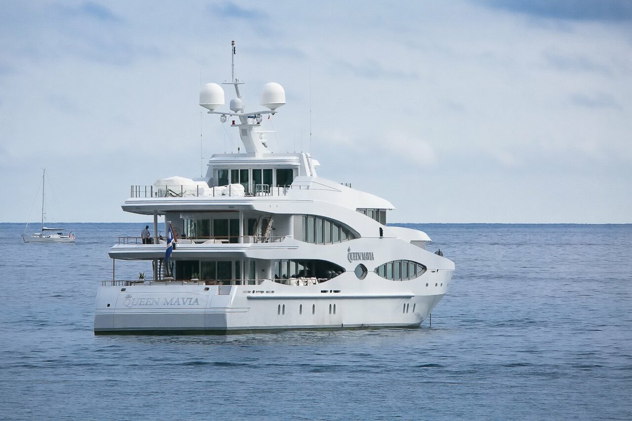 QUEEN MAVIA Yacht • Oceanco • 2001 • Proprietario Saeed Bin Jabr al Suwaidi