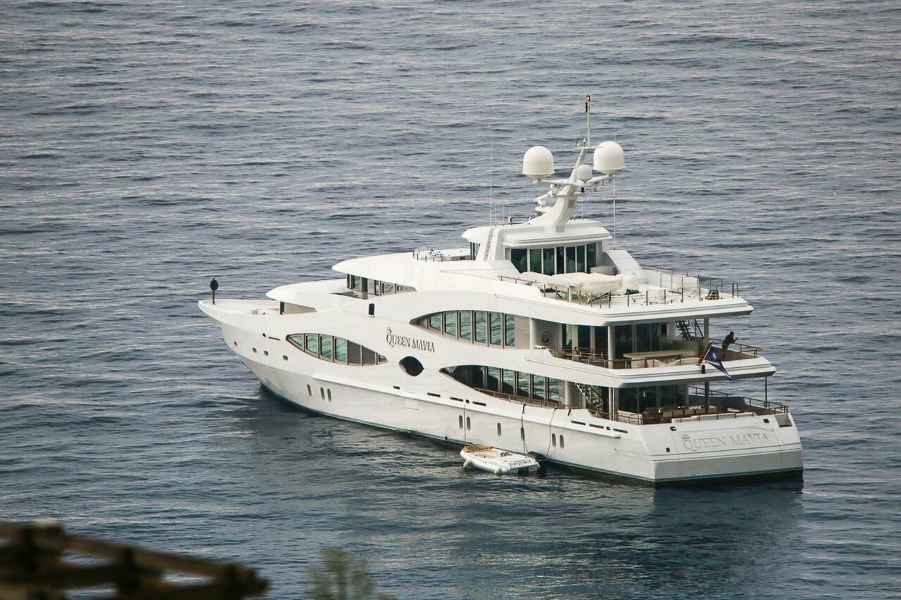 Queen Mavia Yacht • Oceanco • 2001 • For Sale - For Charter