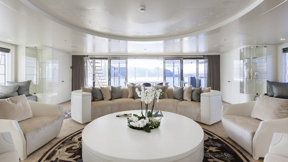 Admiral yacht Quinta Essentia interior